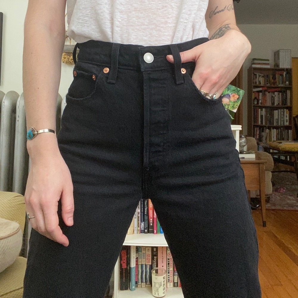 Levi’s Ribcage Crop Flare Jeans Black size 23